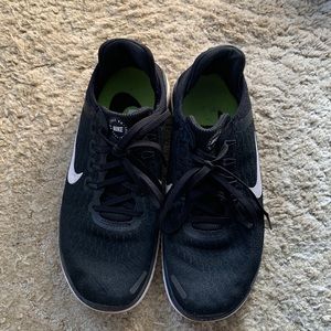 Nike women free runs